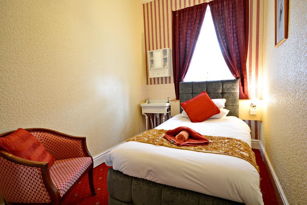 The Derby Hotel Blackpool Exteriör bild
